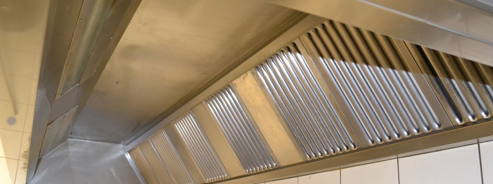 Dégraissage de hottes industrielles à l’intérieur et à l’extérieur, dégraissage des filtres, entretien de l’aluminium...
Voir Nos prestations